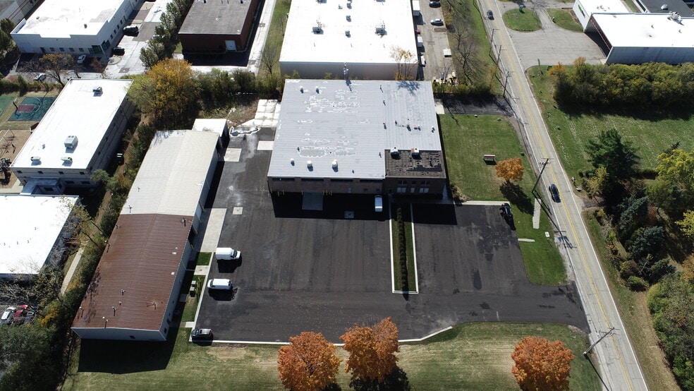 28041 N Bradley Rd, Lake Forest, IL for sale - Building Photo - Image 1 of 19