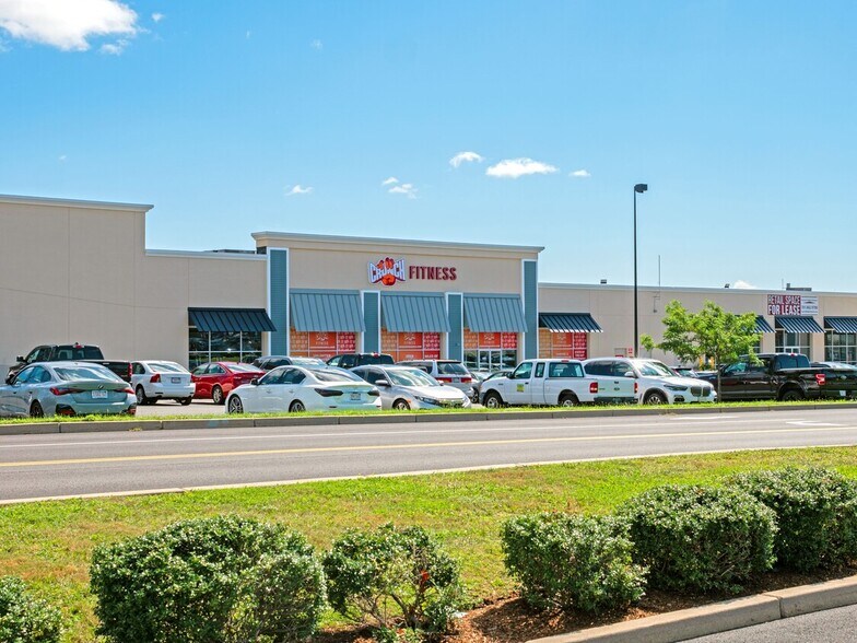 262 Swansea Mall Dr, Swansea, MA à louer - Photo du bâtiment - Image 3 de 12