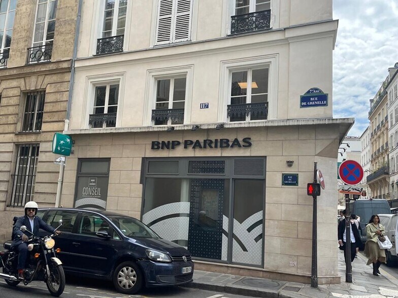 39 Rue De Bourgogne, Paris à louer - Photo du bâtiment - Image 2 de 12