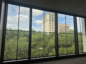 33 Bull St, Savannah, GA for lease Interior Photo- Image 2 of 4