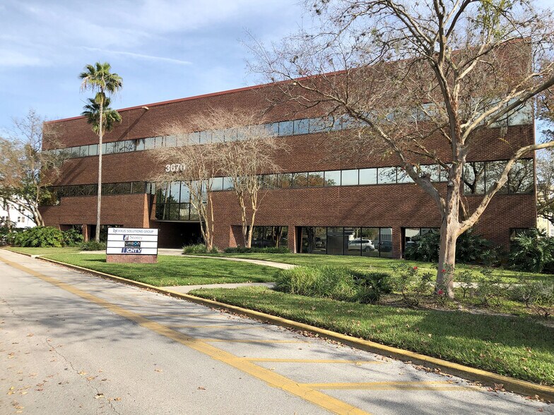 3670 Maguire Blvd, Orlando, FL à louer - Photo du bâtiment - Image 1 de 7