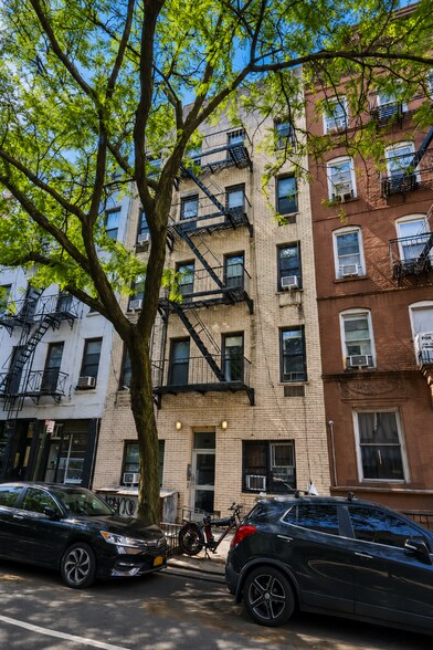 538 W 47th St, New York, NY à vendre - Photo du bâtiment - Image 2 de 4