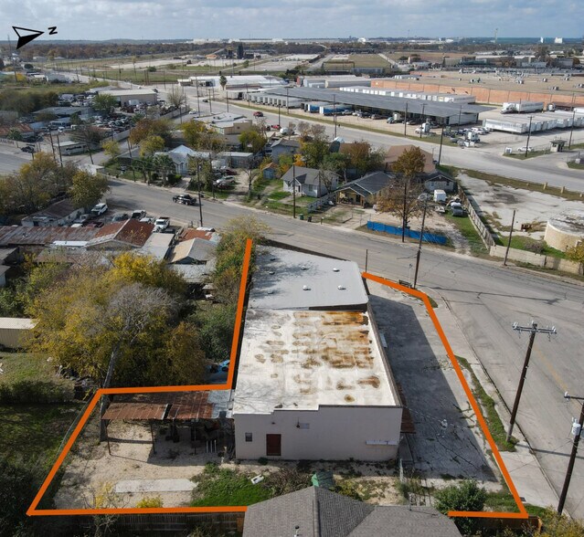 202 Somerset Rd, San Antonio, TX à vendre - Photo du bâtiment - Image 2 de 5