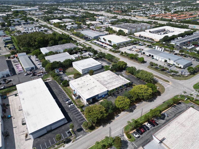 3750 Prospect Ave, Riviera Beach, FL à louer - Photo du bâtiment - Image 3 de 17