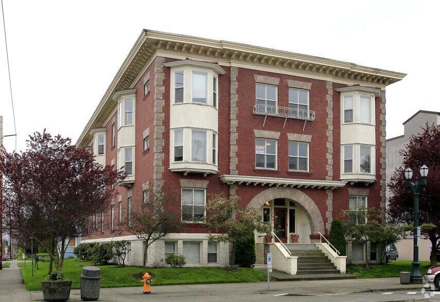 2501 Colby Ave, Everett, WA à vendre - Photo du bâtiment - Image 3 de 19