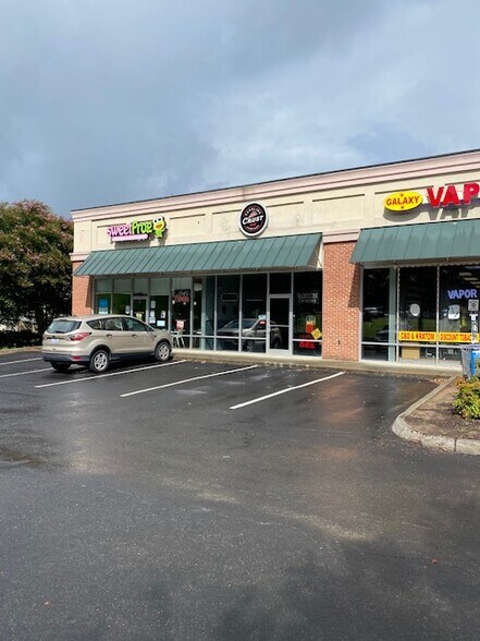 1448 Edgewood Dr, Mt Airy, NC for lease - Building Photo - Image 2 of 9