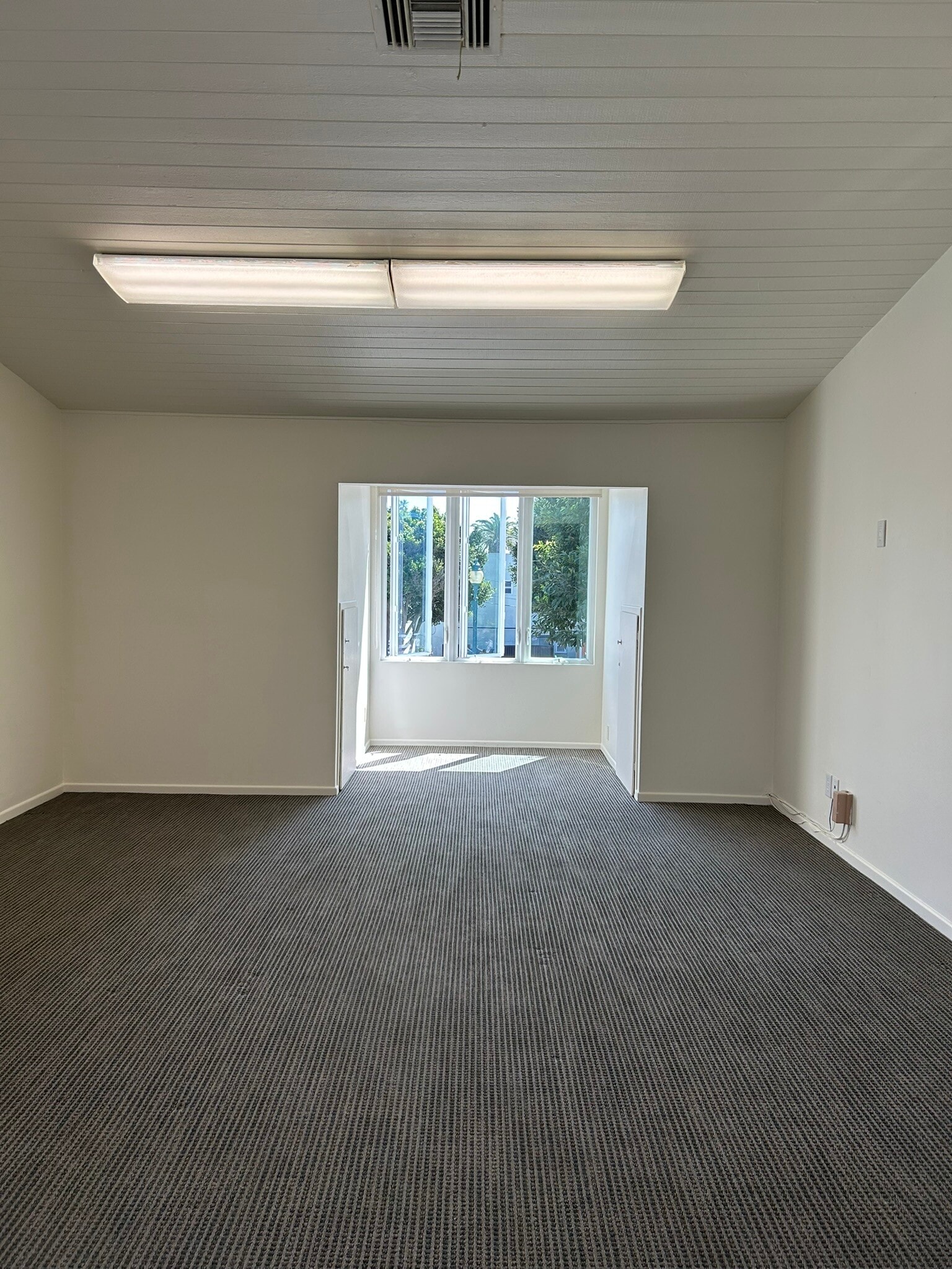 101 Main St, Seal Beach, CA for lease Interior Photo- Image 1 of 16