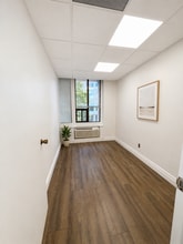 25 Charlton Ave E, Hamilton, ON for lease Interior Photo- Image 2 of 5