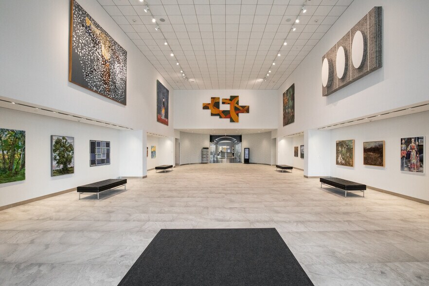 333 Earle Ovington Blvd, Uniondale, NY à louer - Numérisation 3D de Matterport - Image 3 de 27