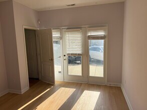 21315 W Catawba Ave, Cornelius, NC for lease Interior Photo- Image 2 of 4