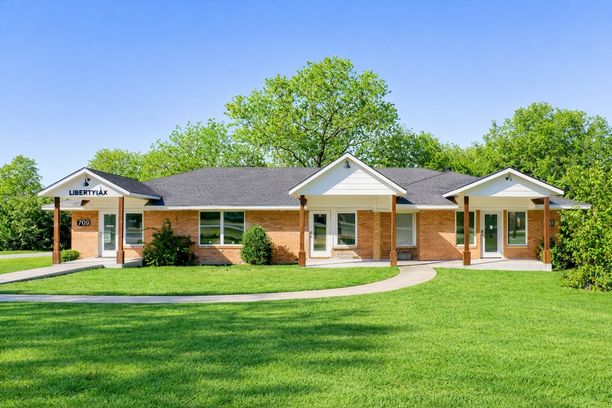 709 N Powell Pky, Anna, TX for lease - Primary Photo - Image 1 of 4