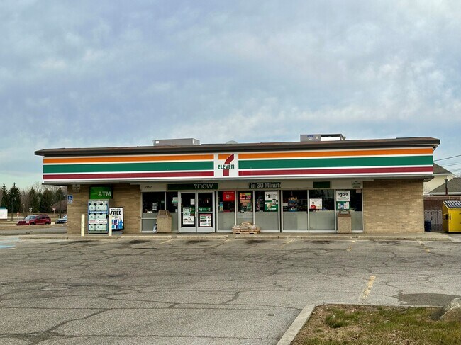 More details for 13805 Plumbrook Rd, Sterling Heights, MI - Retail for Lease
