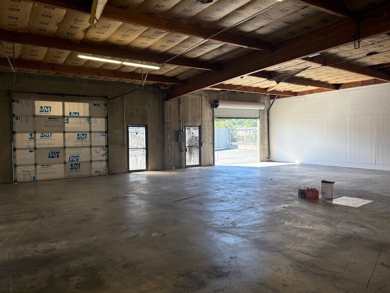 16 Pamaron Way, Novato, CA for lease - Building Photo - Image 3 of 5