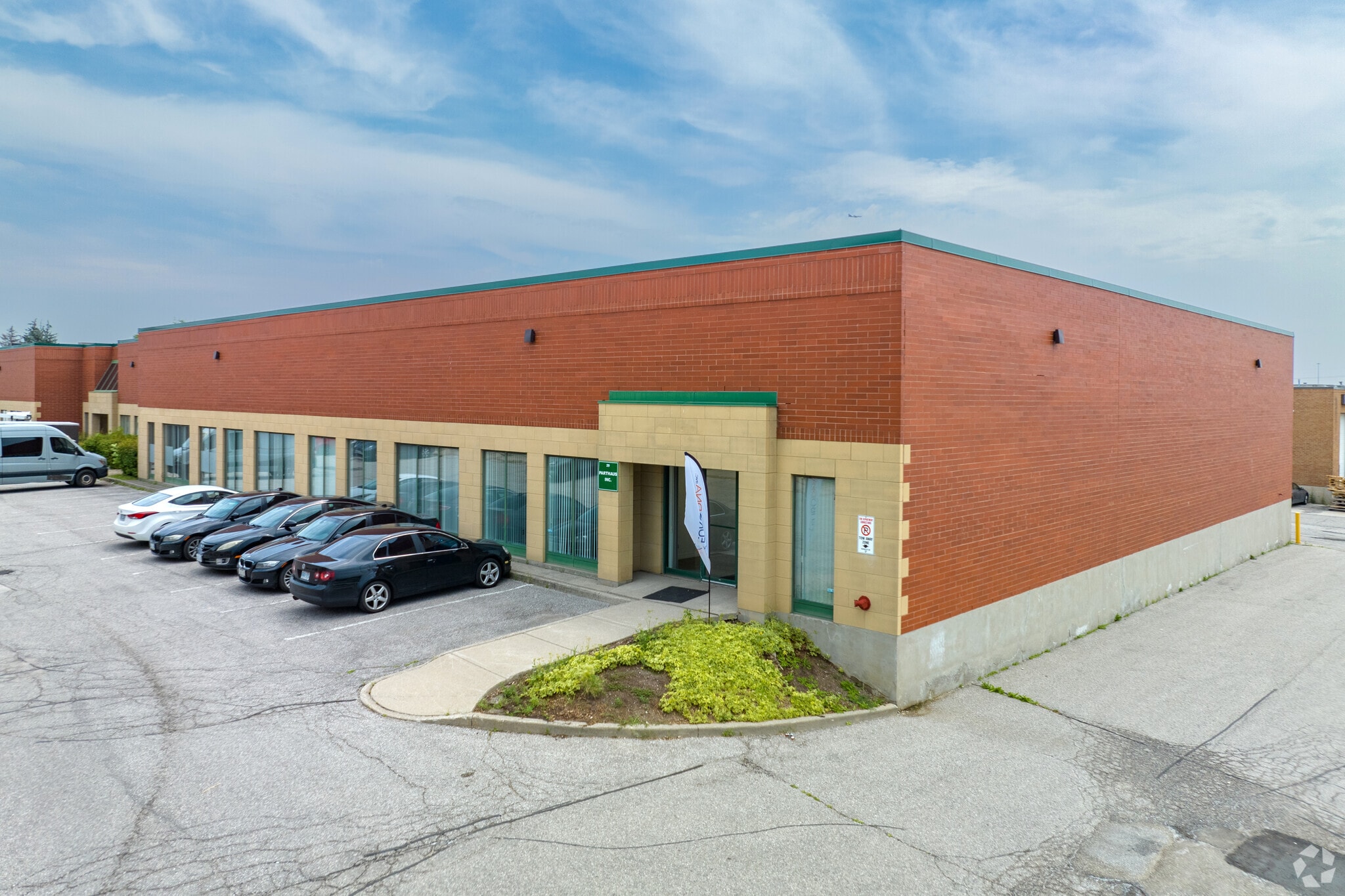 172-300 Trowers Rd, Vaughan, ON for lease Primary Photo- Image 1 of 5