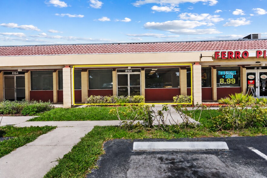 8106-8186 N University Dr, Tamarac, FL à louer - Photo du bâtiment - Image 3 de 22