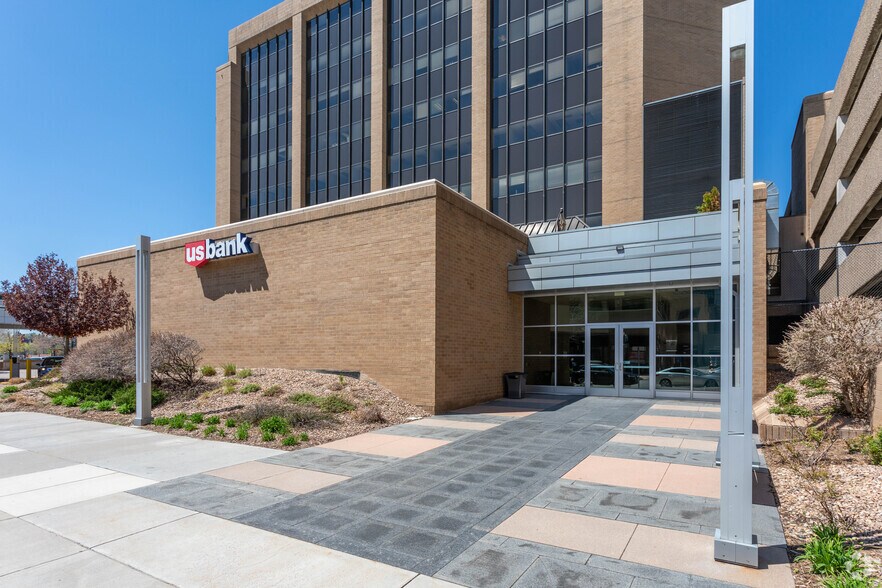 210 University Blvd, Denver, CO à louer - Photo du bâtiment - Image 2 de 8