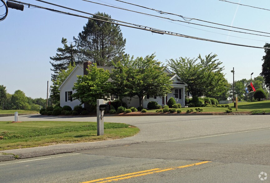 1 Uxbridge Rd, Mendon, MA à louer - Photo du bâtiment - Image 2 de 2