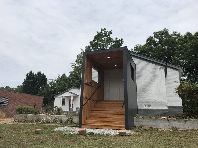 319 Aldridge Ave, Scottdale, GA à vendre - Photo du bâtiment - Image 3 de 20