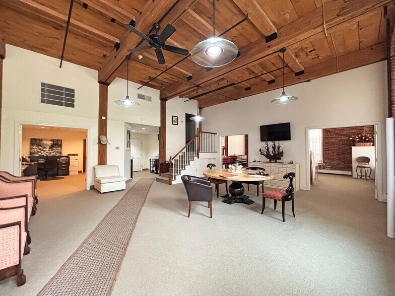 125 Main St, Newmarket, NH à vendre - Photo du bâtiment - Image 3 de 4