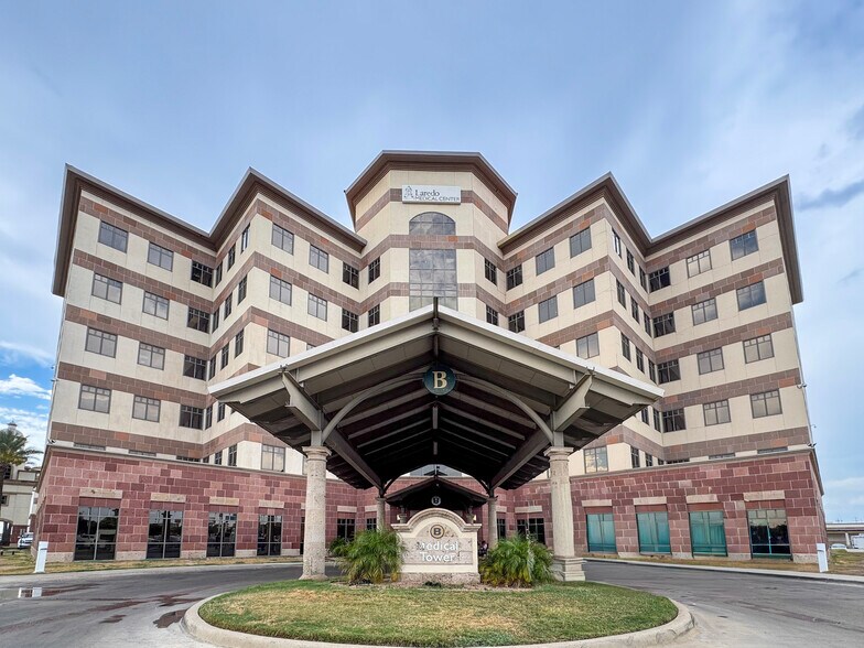 1710 E Saunders St, Laredo, TX à louer - Photo du bâtiment - Image 1 de 4