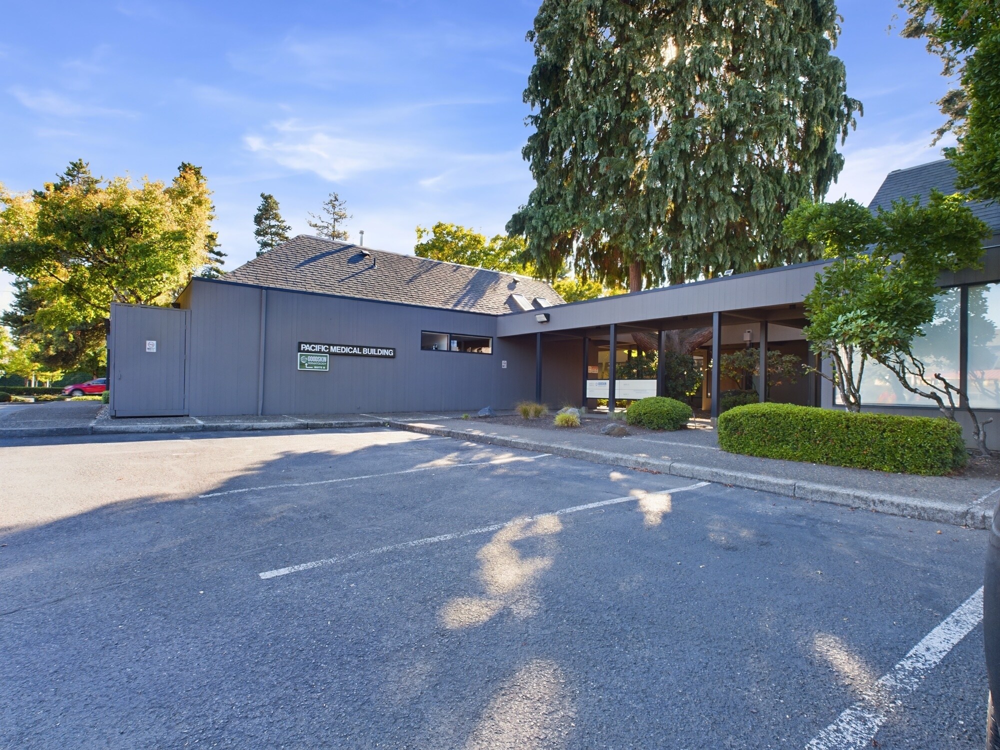 545 SE Oak St, Hillsboro, OR à vendre Photo principale- Image 1 de 8