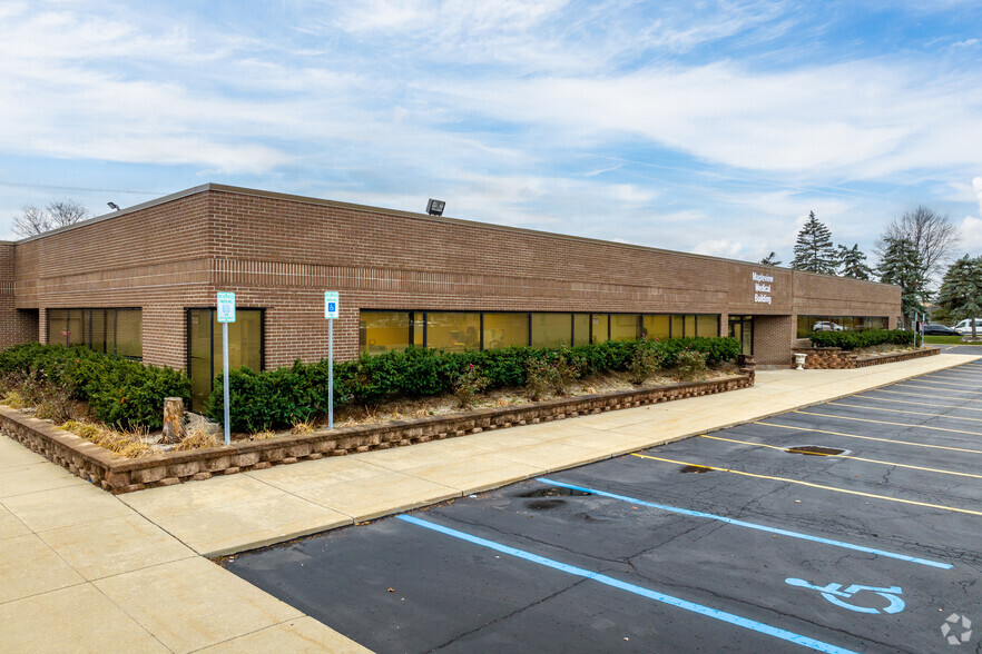 35200 Dequindre Rd, Sterling Heights, MI for sale - Building Photo - Image 1 of 1