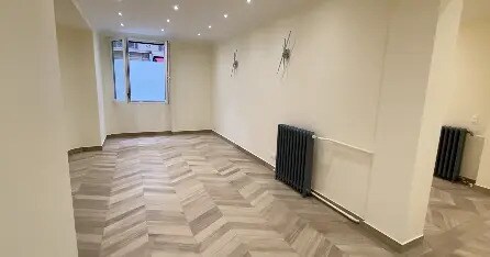 Retail in Paris for sale - Interior Photo - Image 2 of 4