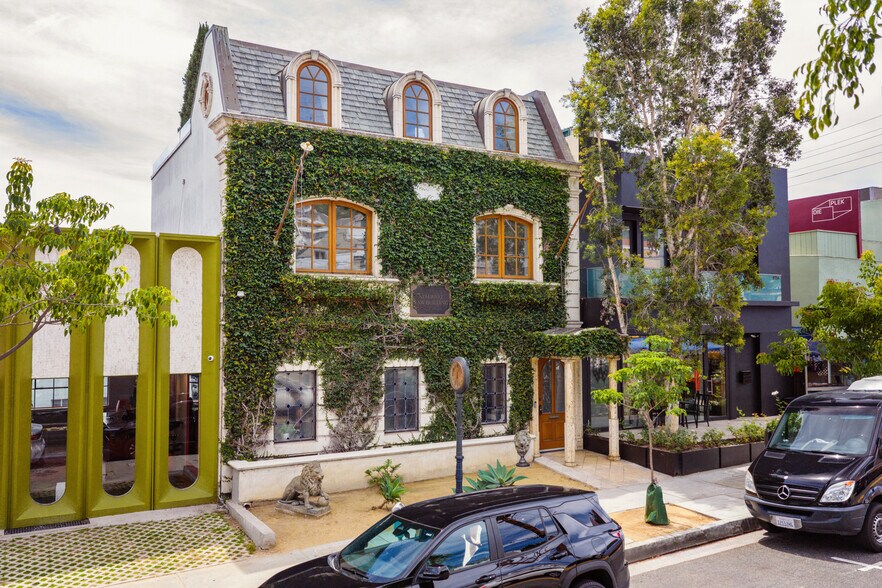 8752 Holloway Dr, West Hollywood, CA à vendre - Photo du bâtiment - Image 2 de 15