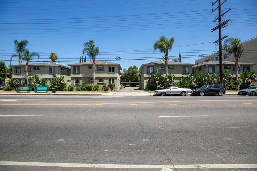 15455 Vanowen St, Van Nuys, CA à vendre - Photo du bâtiment - Image 2 de 19