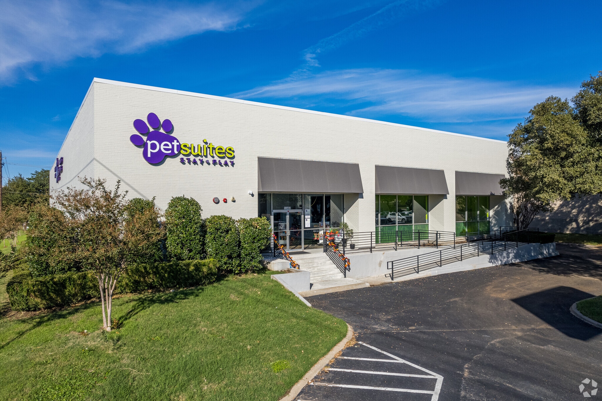 13460 Midway Rd, Farmers Branch, TX à vendre Photo du bâtiment- Image 1 de 9