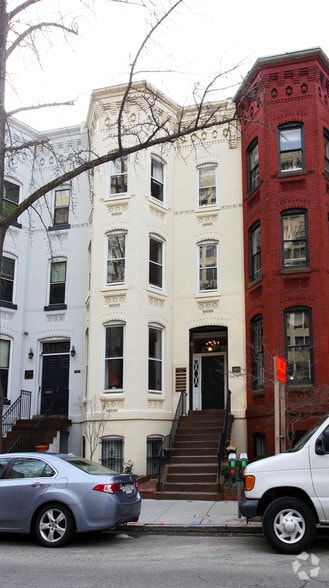 1912-1914 Sunderland portfolio of 2 properties for sale on LoopNet.ca - Primary Photo - Image 1 of 1