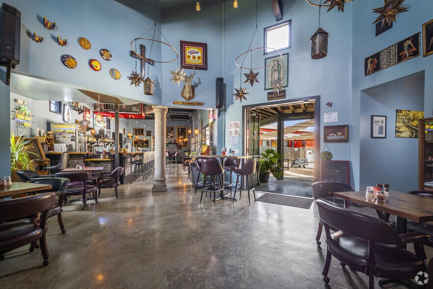 1720 Gruene Rd, New Braunfels, TX à vendre - Photo intérieure - Image 3 de 32