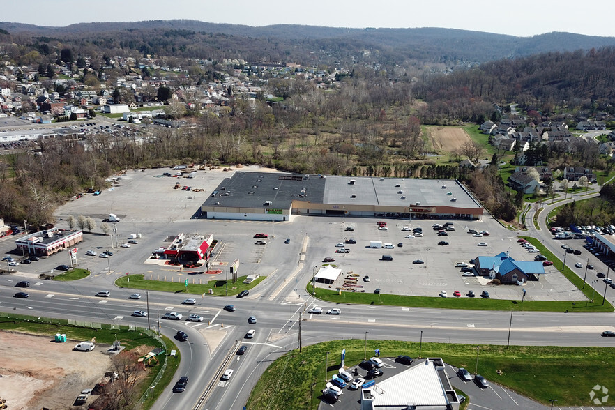 2251 Lancaster Pike W, Reading, PA for lease - Building Photo - Image 1 of 2