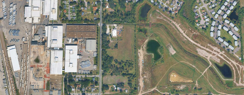 Three Prime Land Sites portefeuille de 3 propriétés à vendre sur LoopNet.ca - Aérien - Image 2 de 3