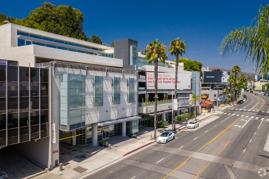 8305 W Sunset Blvd, West Hollywood, CA à louer - Photo du bâtiment - Image 3 de 22