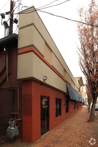 924-928 Baxter Ave, Louisville, KY à louer - Photo du bâtiment - Image 2 de 6