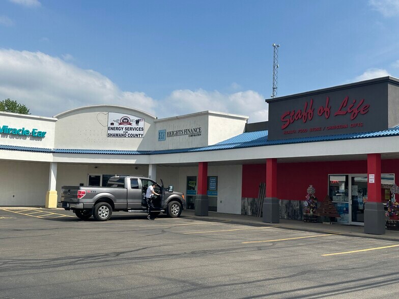 212 E Green Bay St, Shawano, WI à vendre - Photo du bâtiment - Image 3 de 7