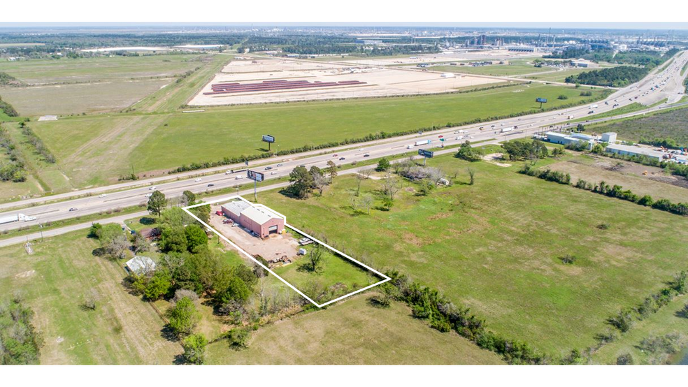 7108 East Fwy, Baytown, TX for lease - Primary Photo - Image 2 of 3