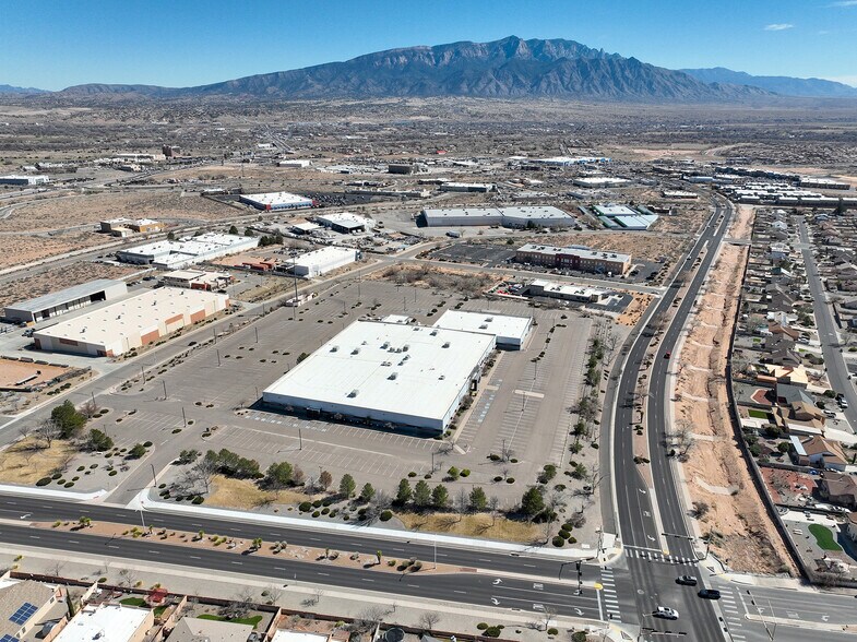 4300 Sprint Blvd NE, Rio Rancho, NM à vendre - Photo du bâtiment - Image 2 de 10