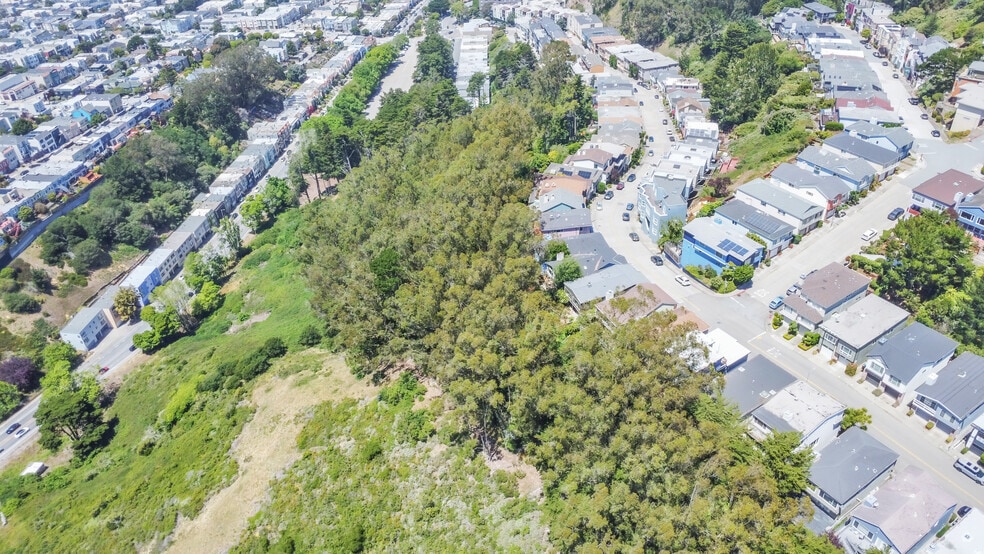 301-397 Warren Dr, San Francisco, CA for sale - Building Photo - Image 3 of 16