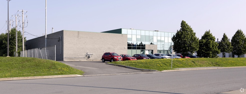 9081-9101 Rue du Parcours, Montréal, QC for sale - Building Photo - Image 3 of 5