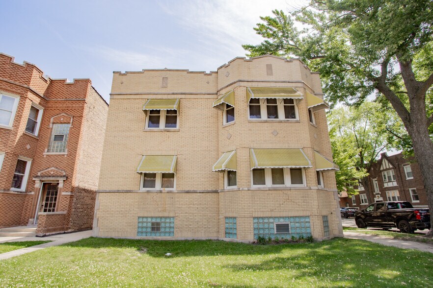2903 N Linder Ave, Chicago, IL à vendre - Photo du bâtiment - Image 2 de 18