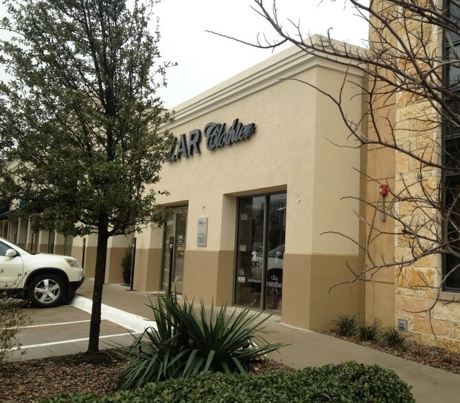 6166-6176 Sherry Ln, Dallas, TX à louer - Photo du bâtiment - Image 3 de 6
