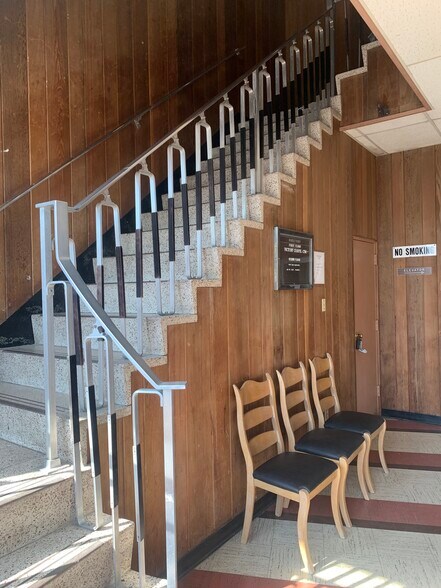 2320 Main St, Bridgeport, CT à louer - Photo du bâtiment - Image 2 de 4