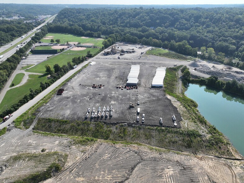 8073 Furlong Dr, Cleves, OH à louer - Photo du bâtiment - Image 3 de 4