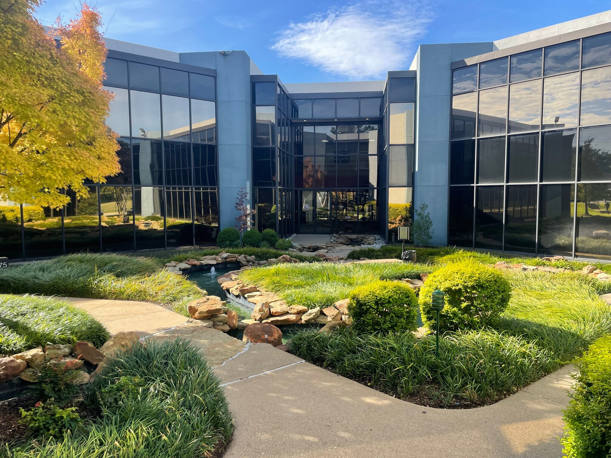 2775 Villa Creek Dr, Dallas, TX à vendre Photo du bâtiment- Image 1 de 1