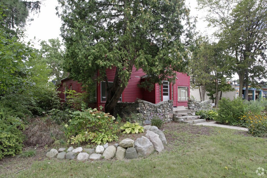 907 W Washington St, Greenville, MI à vendre - Photo du bâtiment - Image 2 de 2