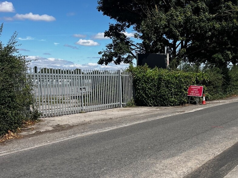 3/3A Quartermaster Road, Westbury for lease - Building Photo - Image 3 of 3