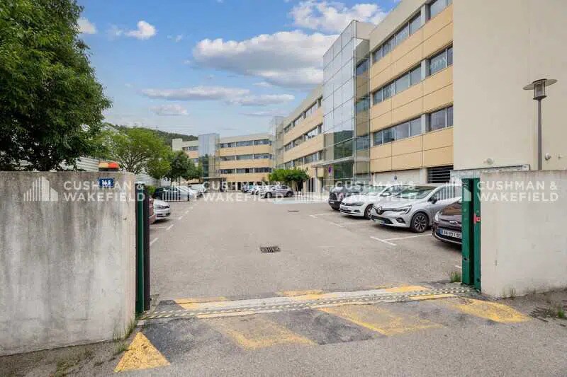 165 Avenue Du Marin Blanc, Aubagne à louer - Photo du bâtiment - Image 2 de 5