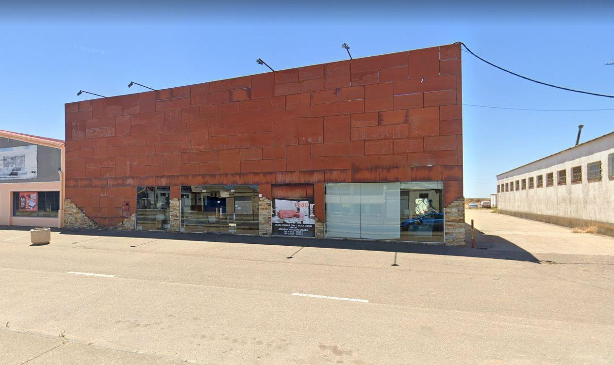Industrial in Roales for sale Building Photo- Image 1 of 9